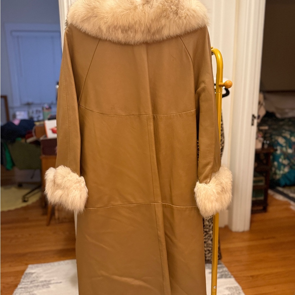 Elegant Vintage Genuine Leather Tan Fur-Trimmed Women's trench Coat - Picture 3 of 8